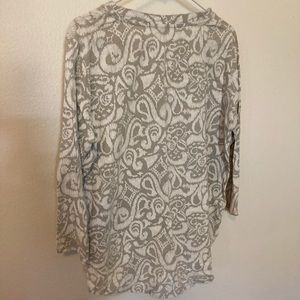 White textures long sleeve blouse